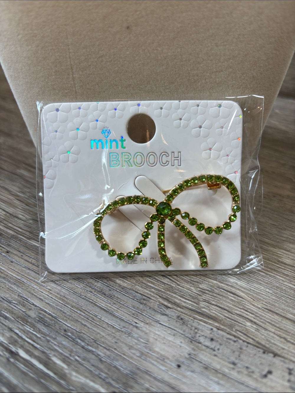 3/$10💕 Mint Green Rhinestone Bow Brooch - Mint Kids Jewelry